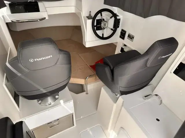 Parker 700 Pilothouse