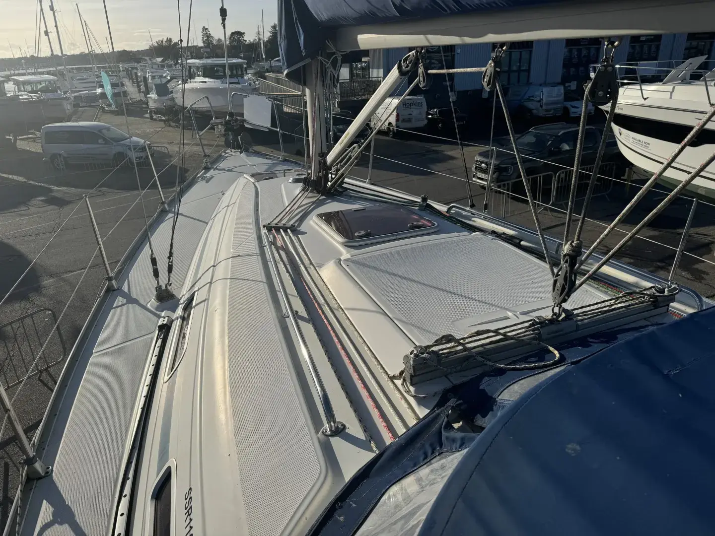 2004 Bavaria 32