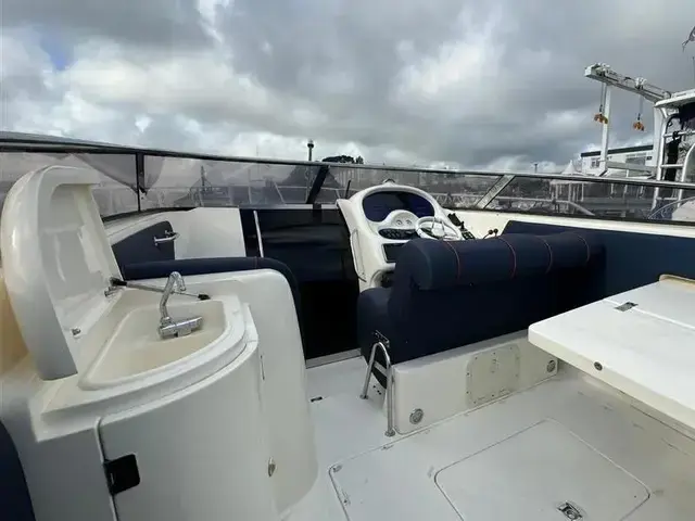 Sunseeker Hawk 31