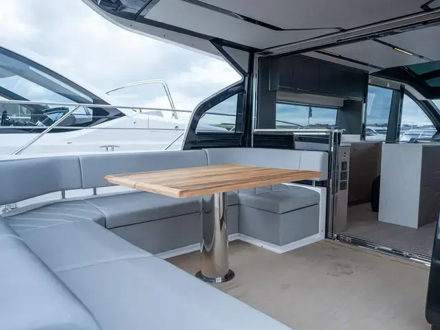 Sunseeker Predator 65