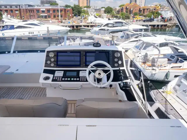 Sunseeker 76 Yacht