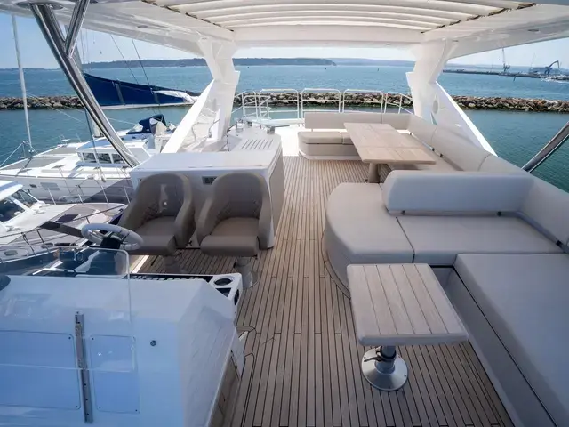 Sunseeker 76 Yacht