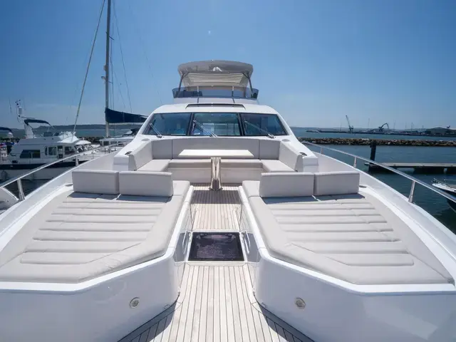 Sunseeker 76 Yacht