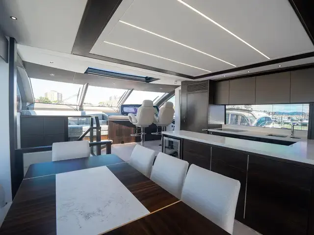 Sunseeker 76 Yacht