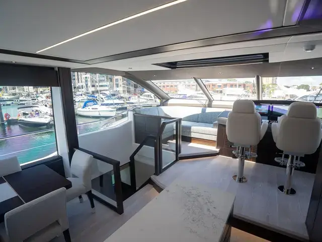 Sunseeker 76 Yacht