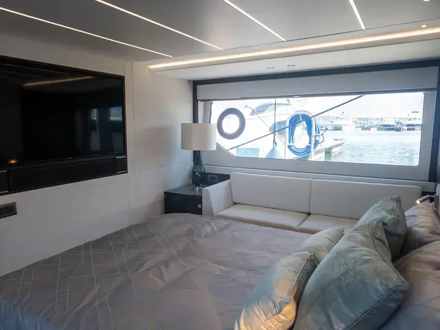 Sunseeker 76 Yacht