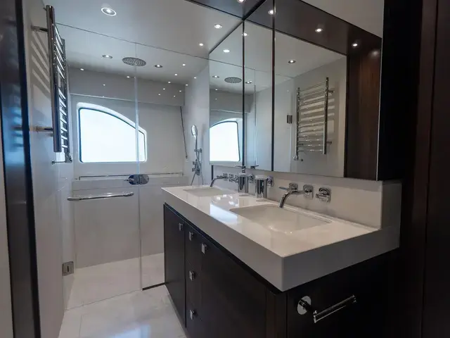 Sunseeker 76 Yacht