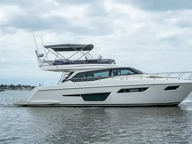 Ferretti Yachts 500