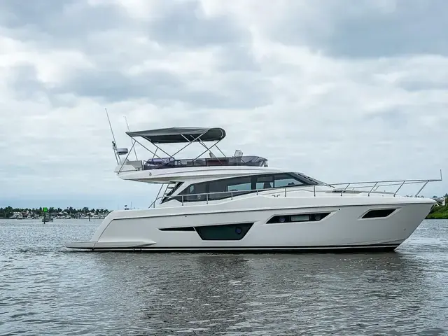 Ferretti Yachts 500