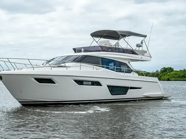 Ferretti Yachts 500