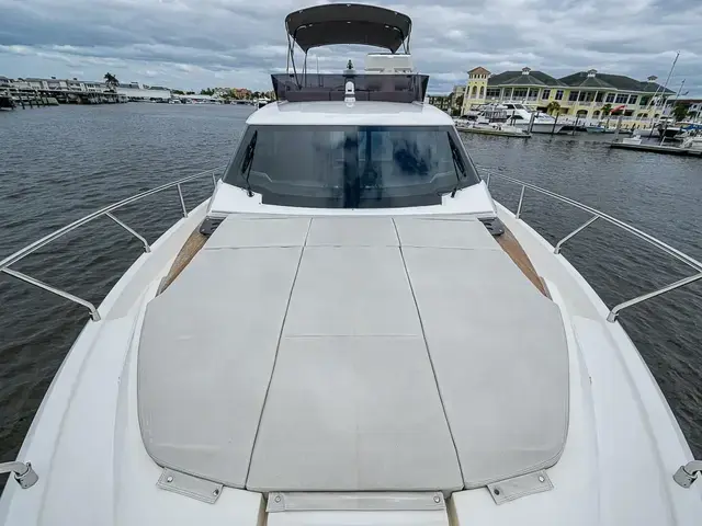 Ferretti Yachts 500