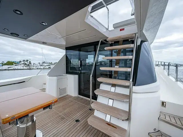 Ferretti Yachts 500