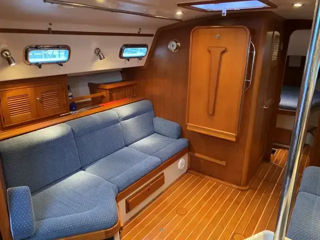 ISLAND PACKET YACHTS Island Packet 370