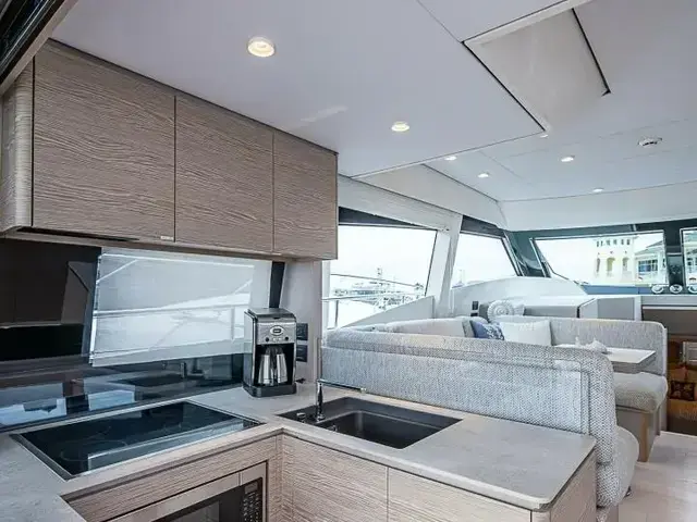 Ferretti Yachts 500