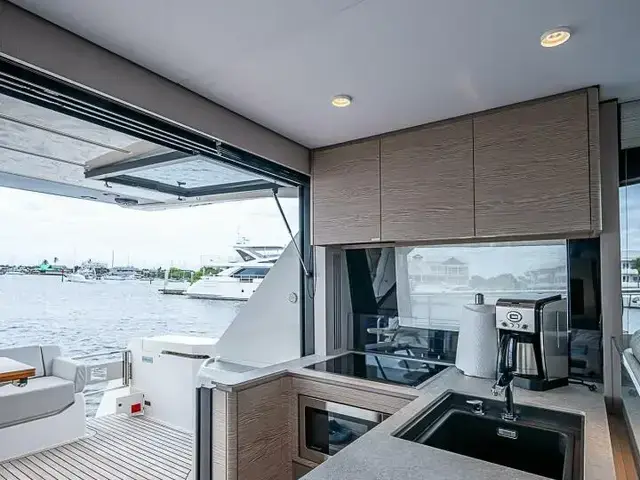 Ferretti Yachts 500