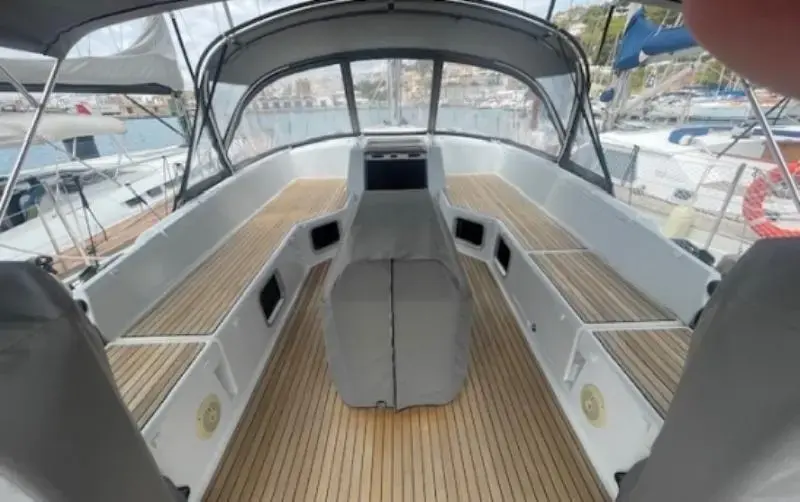 2017 Jeanneau yacht 54