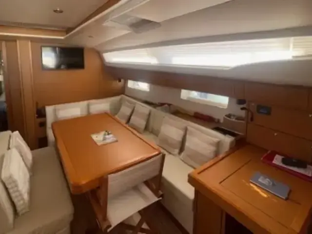 Jeanneau Yacht 54