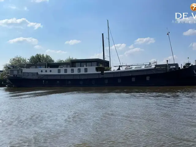 Houseboat Waterloft Luxemotor