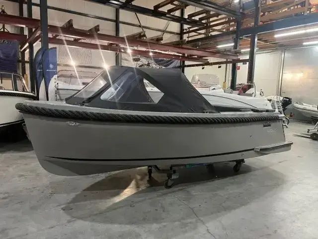 Maxima 600 Tender