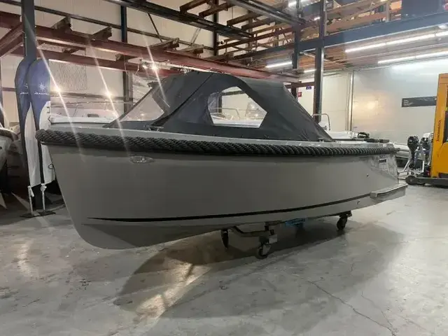 Maxima 600 Tender