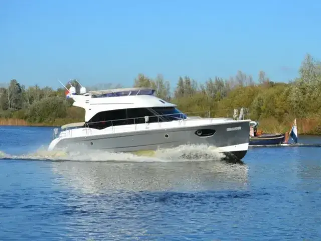 Bavaria E40 Flybridge