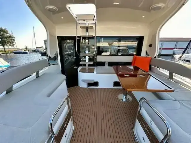 Bavaria E40 Flybridge