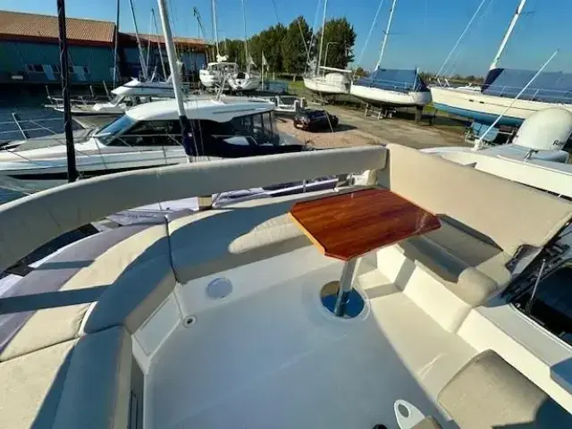 Bavaria E40 Flybridge