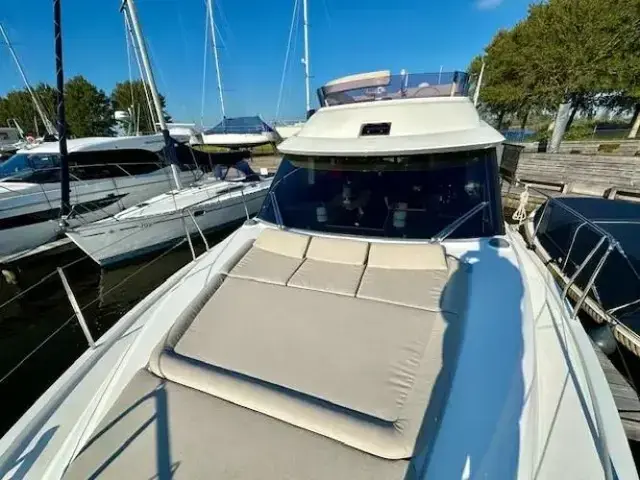 Bavaria E40 Flybridge