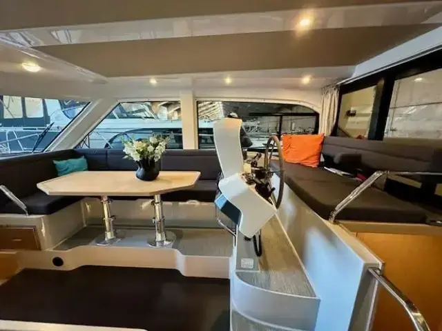 Bavaria E40 Flybridge