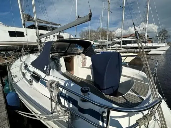 2003 Bavaria 32