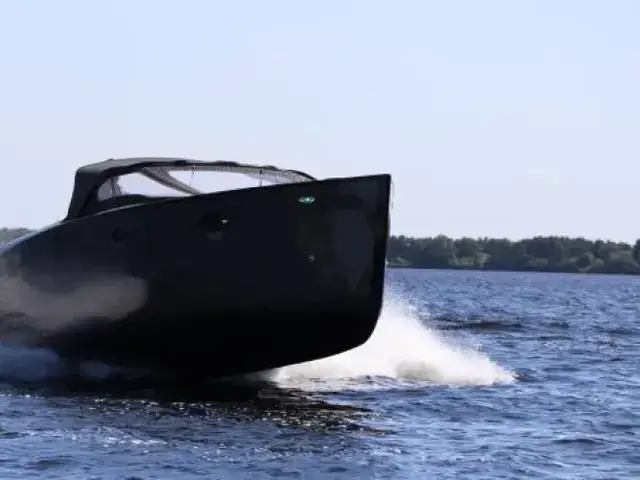 OUTLAW 999 tender