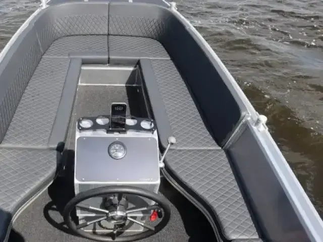 Van Vossen 595 Tender