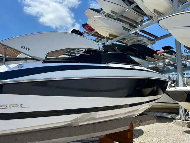 Regal 2500 Bowrider