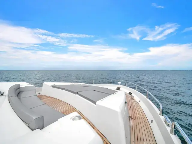 Sunseeker 80 Flybrige