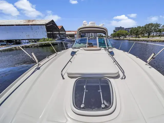 Sea Ray 330 Sundancer