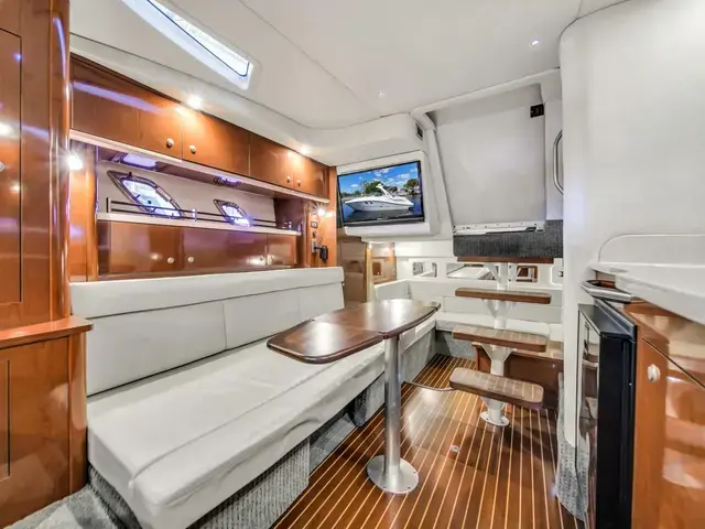 Sea Ray 330 Sundancer