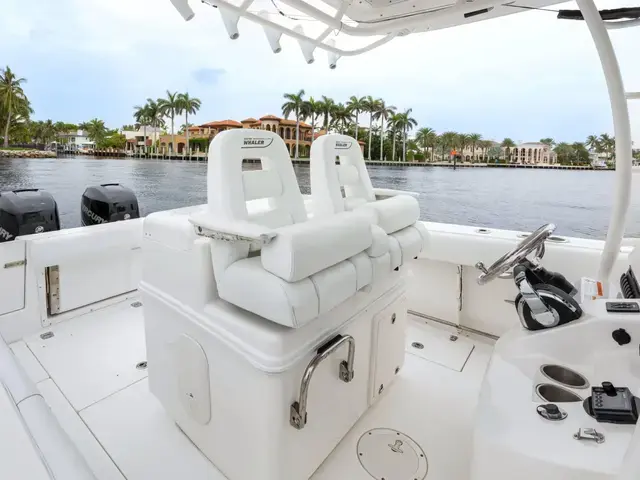 Boston Whaler 320 Outrage