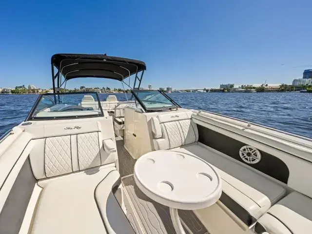 Sea Ray 290 Sundeck