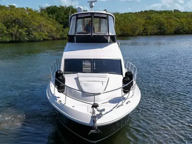 Sea Ray 450 Sedan Bridge