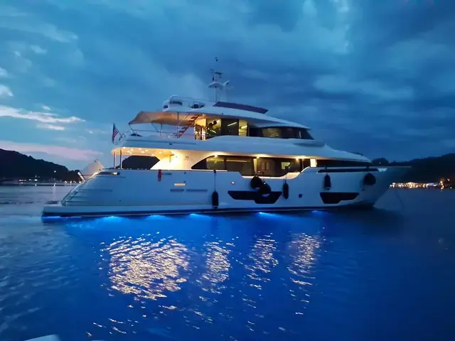 Custom Line Navetta 28