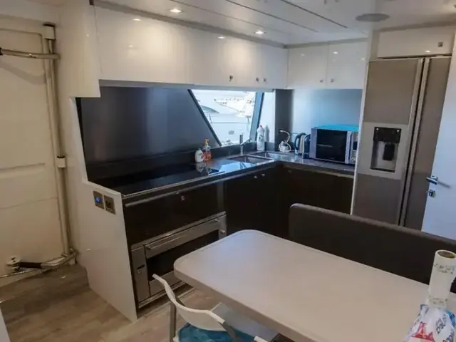 Custom Line Navetta 28