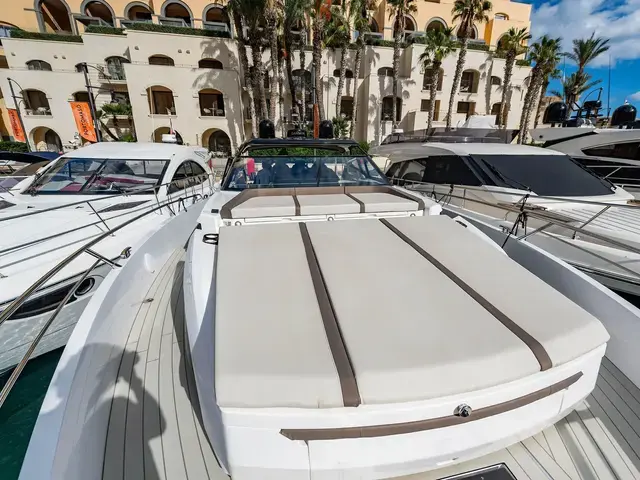 Sunseeker Superhawk 55