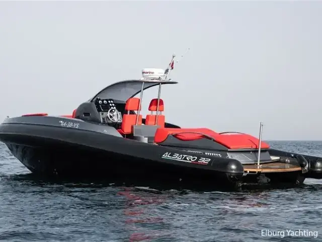 Albatro Racing 32 RIB