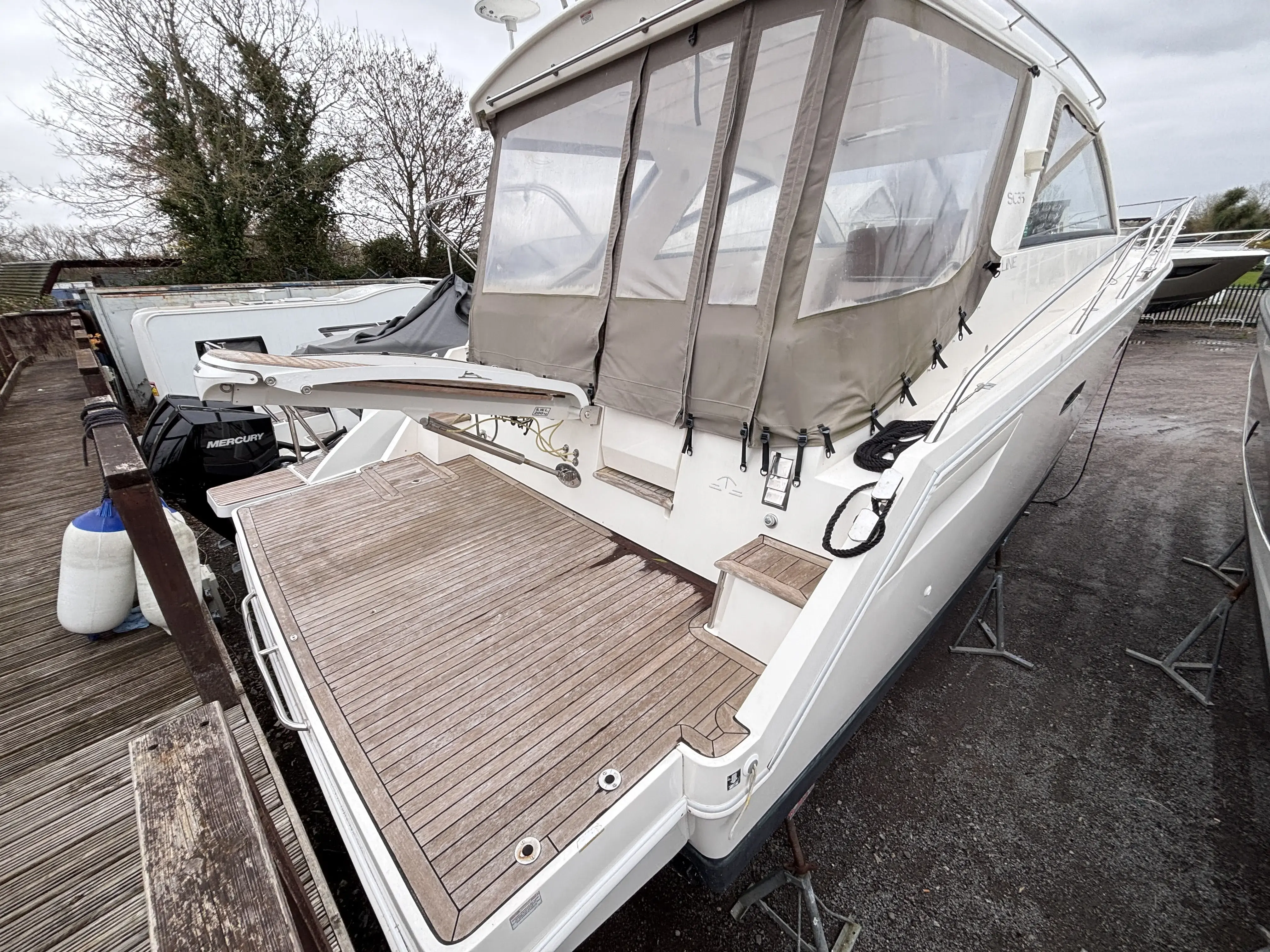 2011 Sealine sc35