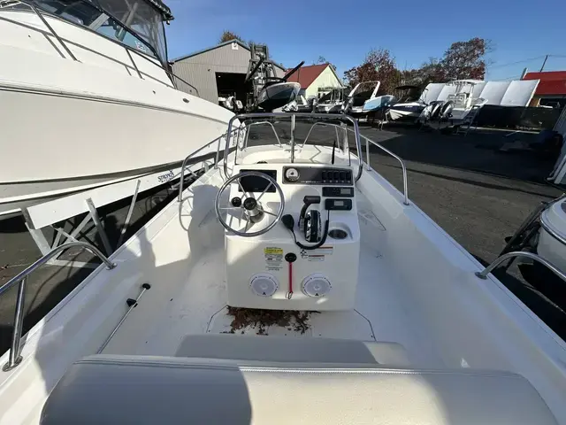 Boston Whaler 170 Montauk