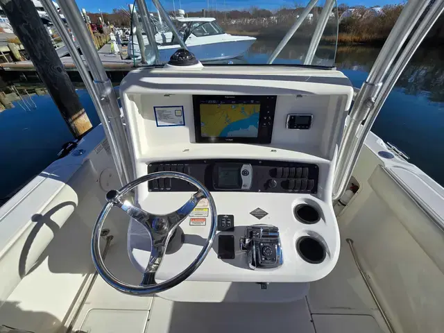 Boston Whaler 240 Outrage