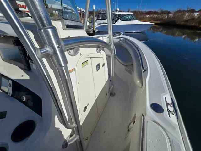 Boston Whaler 240 Outrage