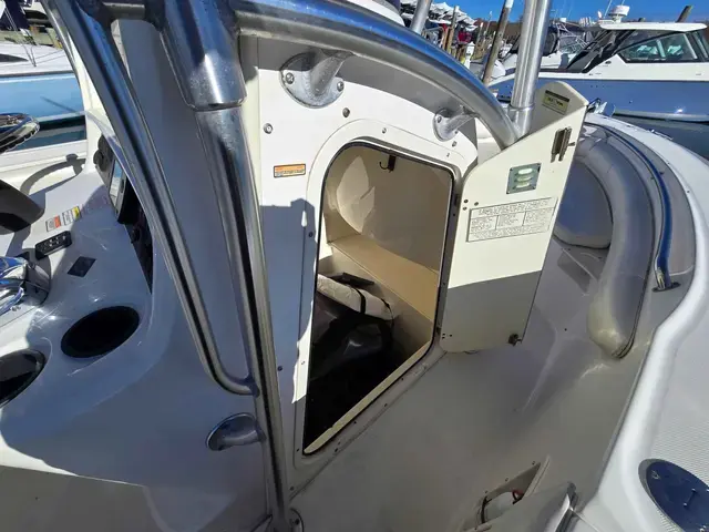 Boston Whaler 240 Outrage