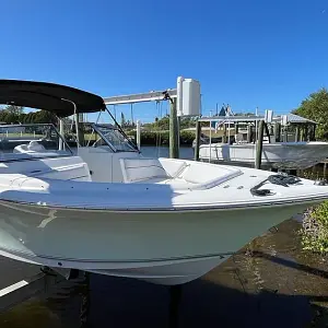 2015 Sea Hunt Ultra 235