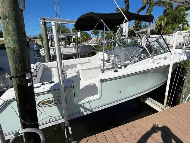 Sea Hunt Escape 235 SE